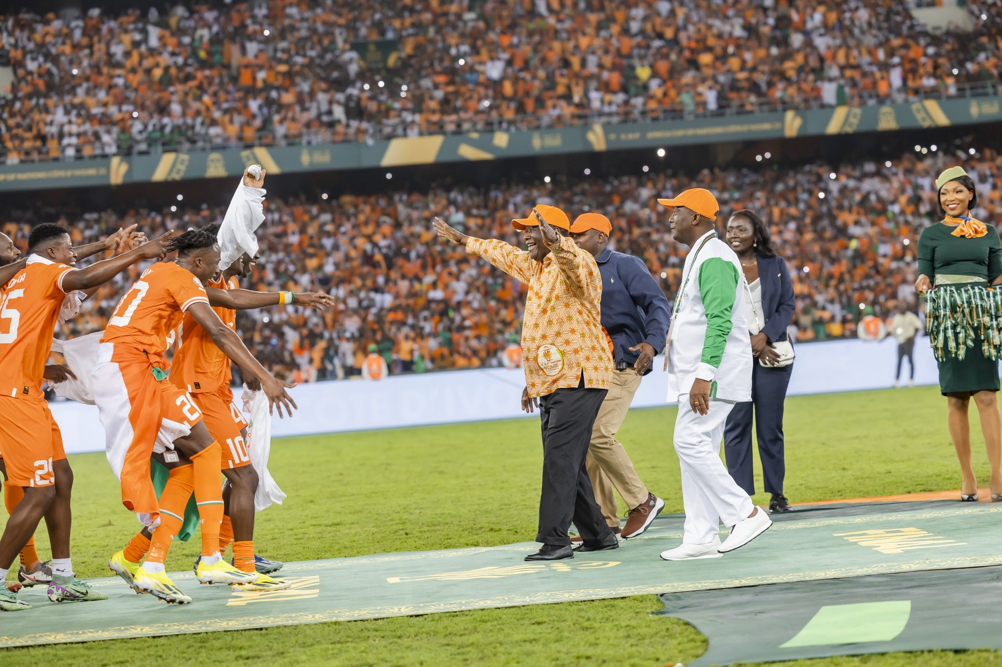 Côte d’Ivoire : Alassane Ouattara offre 50 millions FCfa et une villa à chaque joueur