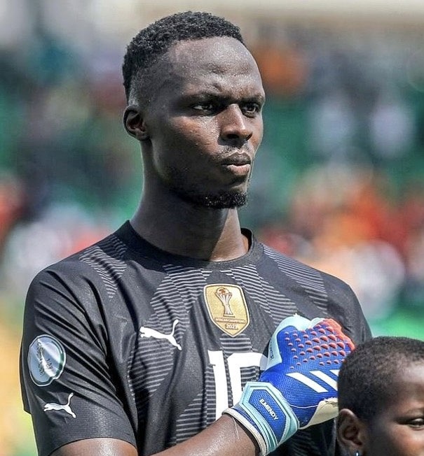 Absence de photos de matchs : Édouard Mendy s’en prend à la FSF